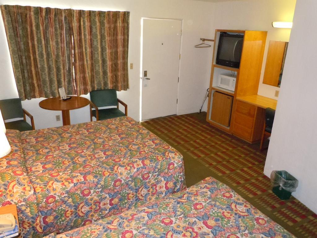 פאלון Value Inn מראה חיצוני תמונה