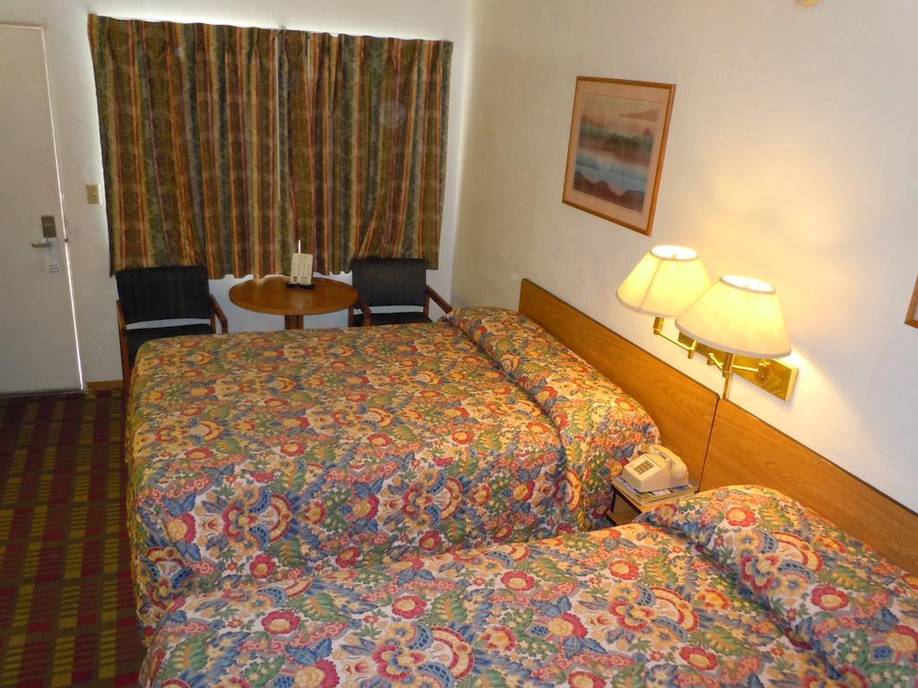 פאלון Value Inn מראה חיצוני תמונה