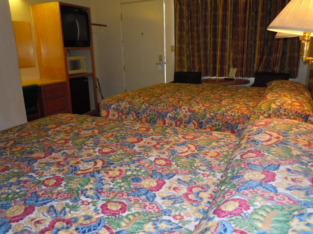 פאלון Value Inn מראה חיצוני תמונה