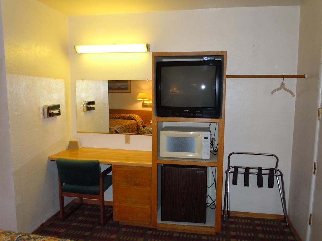פאלון Value Inn מראה חיצוני תמונה