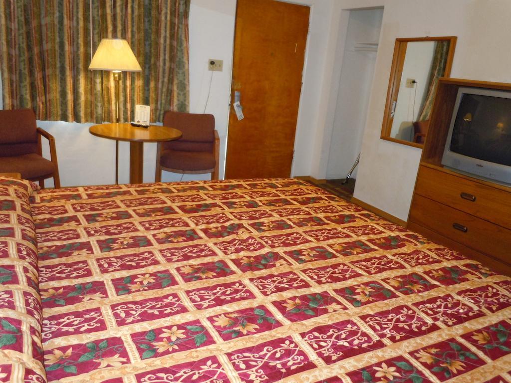 פאלון Value Inn חדר תמונה